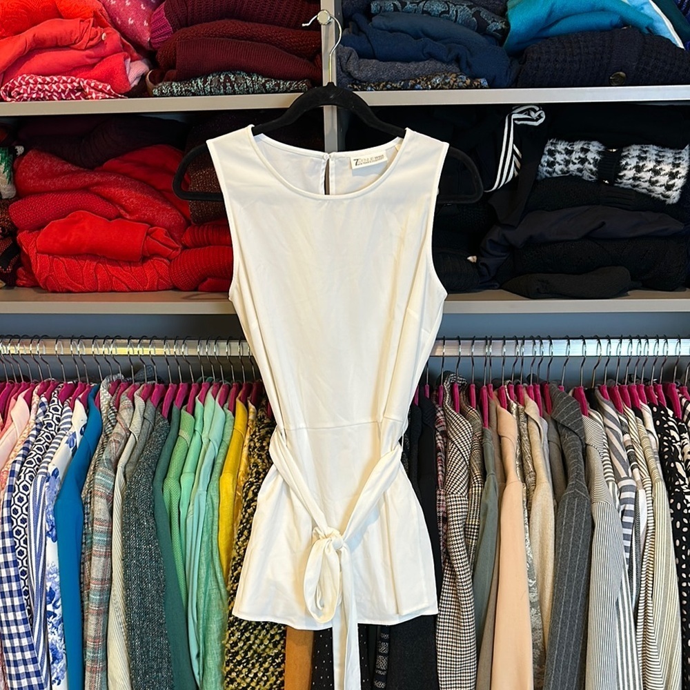 New York Co. white tie front side slits sleeveless top size S